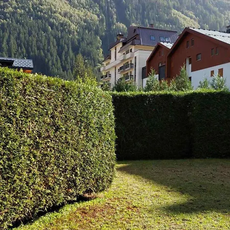 Calme Avec Garage Privatif Pres Du Centre A - Fr-1-517-61 *