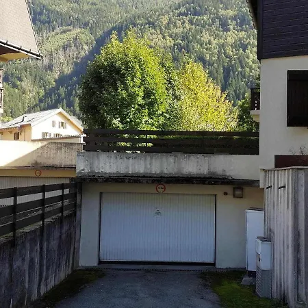 Calme Avec Garage Privatif Pres Du Centre A - Fr-1-517-61 Apartament