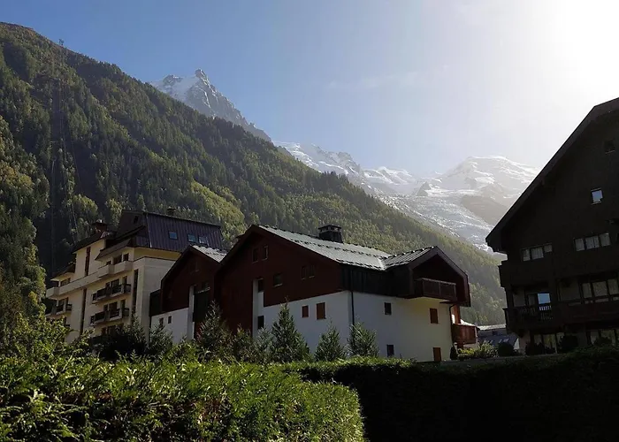 Calme Avec Garage Privatif Pres Du Centre A - Fr-1-517-61 Апартаменты *